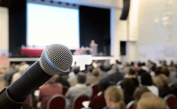 Parler en public : Eviter le stress efficacement